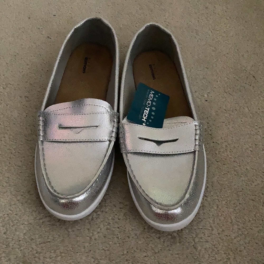NWT Basic Editions silver shoes